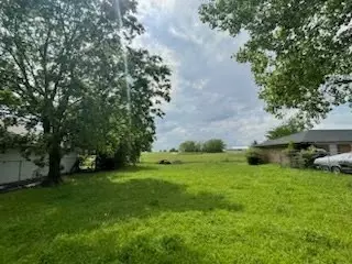 6704 Sayle St, Greenville, TX 75402