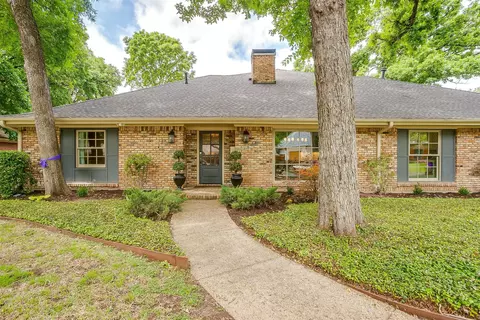 2712 Harlanwood Dr, Fort Worth, TX 76109