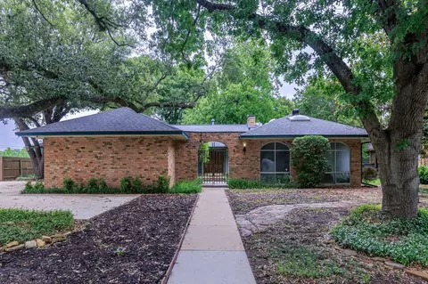 1803 Alexander Dr, Waxahachie, TX 75165