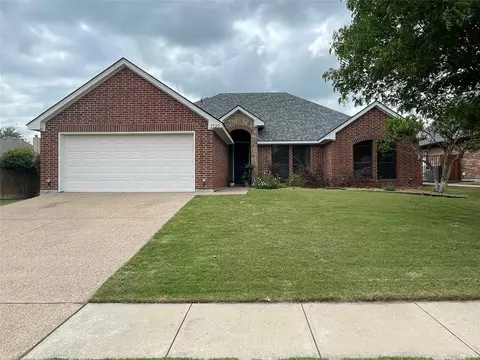 7520 Bunker Ct, Benbrook, TX 76126
