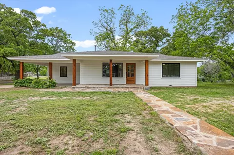385 W Shirley St, Stephenville, TX 76401