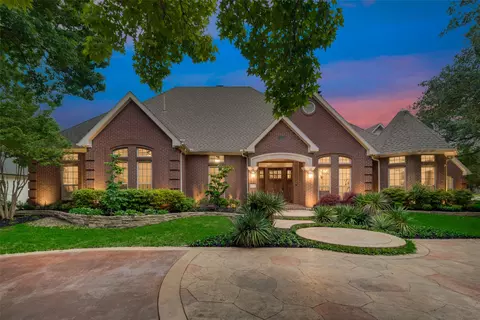3551 Golfing Green Dr, Farmers Branch, TX 75234