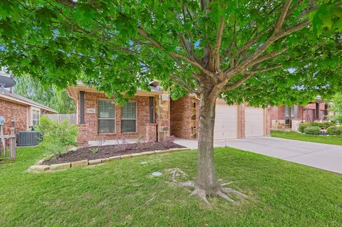 6113 Redear Dr, Fort Worth, TX 76179