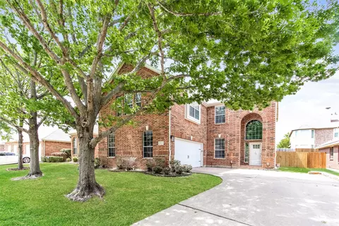 2821 Snowy Owl Dr, Mesquite, TX 75181
