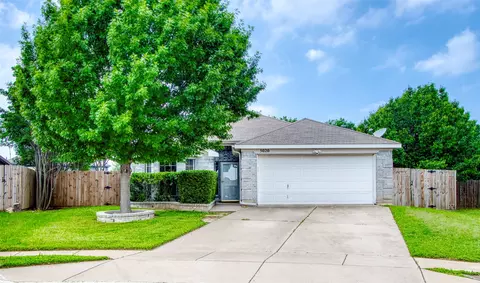 5020 Lake Valley Ct, Fort Worth, TX 76123