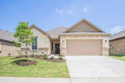 1061 Nighthawk Trl, Alvarado, TX 76009