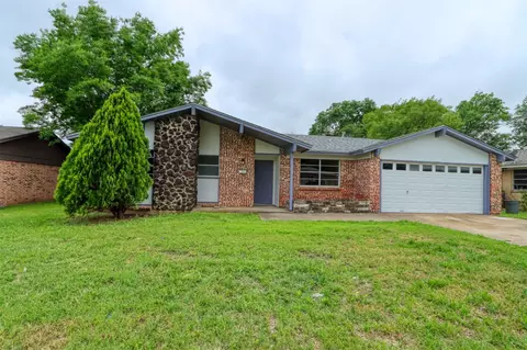 921 Kelley Dr, Everman, TX 76140