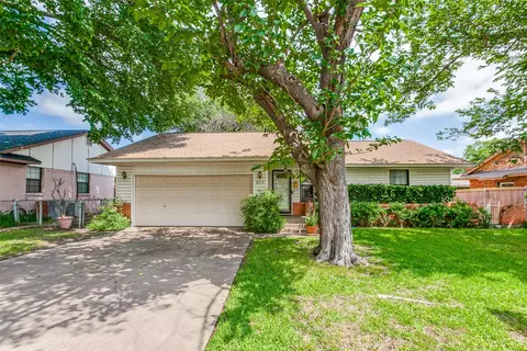 809 Alamo Ln, Garland, TX 75040
