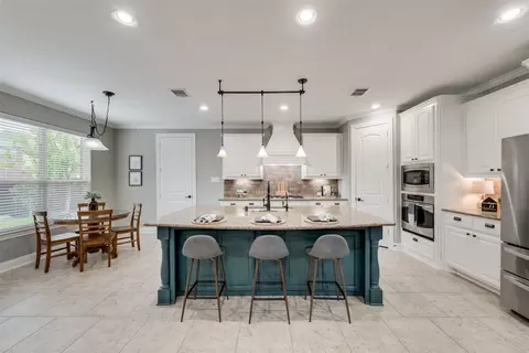2743 Broadway Dr, Trophy Club, TX 76262