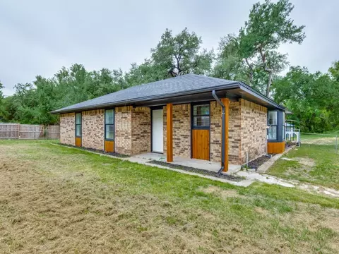 900 Fawn Dr, Granbury, TX 76049