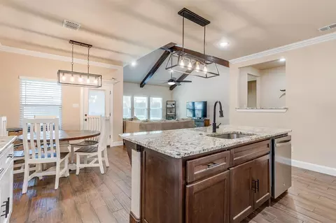 960 Ben Dr, Springtown, TX 76082 photo 6