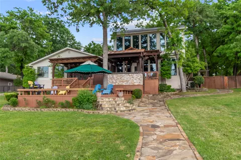 2155 Lakeview Dr, Mabank, TX 75156