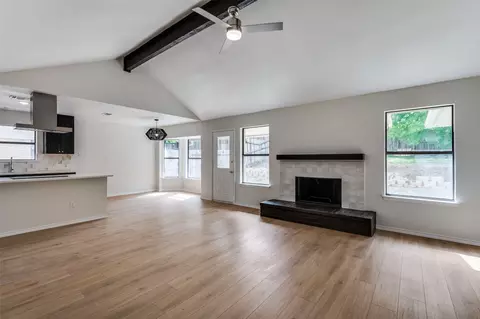 Living - 6613 Patsy Ln, Watauga, TX 76148 photo 4 of 4