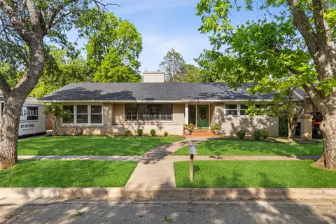 303 Forrest Ave, Cleburne, TX 76033