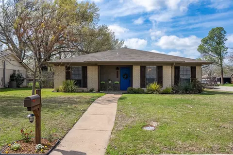 2539 Freedom Ln, Denton, TX 76209