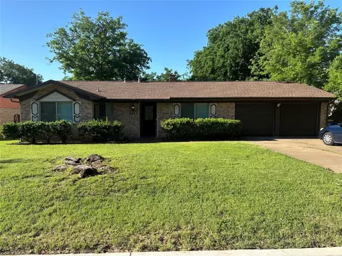5924 Bowling Dr, Watauga, TX 76148