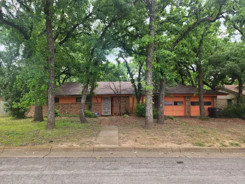 7320 Monterrey Dr, Fort Worth, TX 76112
