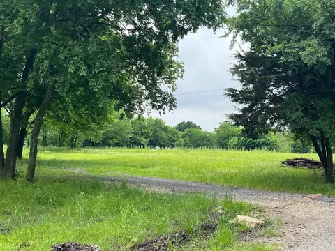 2520 S First St, Sherman, TX 75090