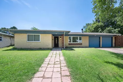 706 Valley View Dr, Arlington, TX 76010