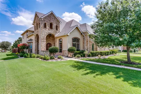 701 Crater Lake Cir, Keller, TX 76248