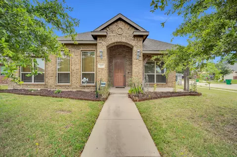 117 Buckingham Dr, Waxahachie, TX 75165