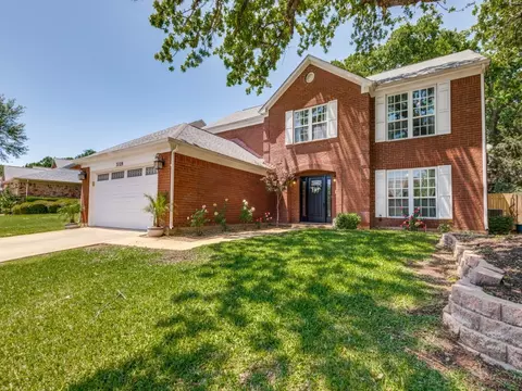 3129 Rustic Woods Dr, Bedford, TX 76021