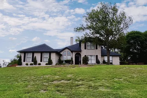 356 Coach House Cir, Fort Worth, TX 76108