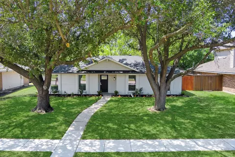 Exterior - 2713 Baylor Dr, Rowlett, TX 75088 photo 5 of 5