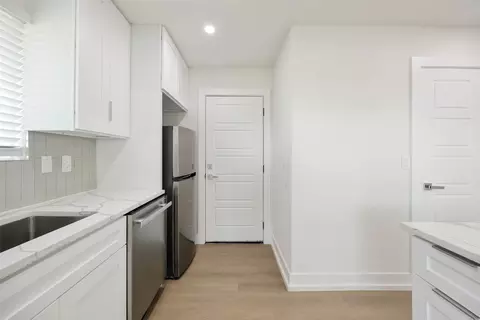Kitchen - 2713 Baylor Dr, Rowlett, TX 75088 photo 3 of 4