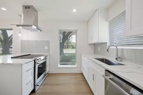 Kitchen - 2713 Baylor Dr, Rowlett, TX 75088 photo 2 of 4