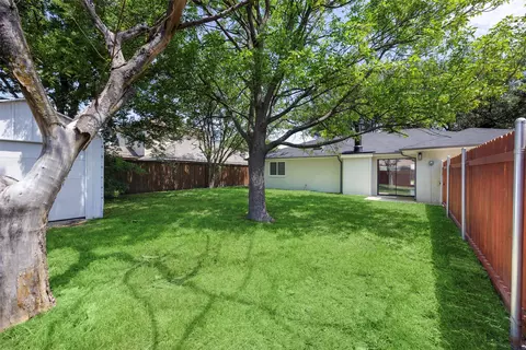 Exterior - 2713 Baylor Dr, Rowlett, TX 75088 photo 3 of 5