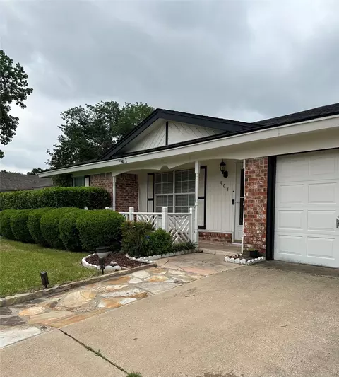 908 Shady Lake Dr, Bedford, TX 76021