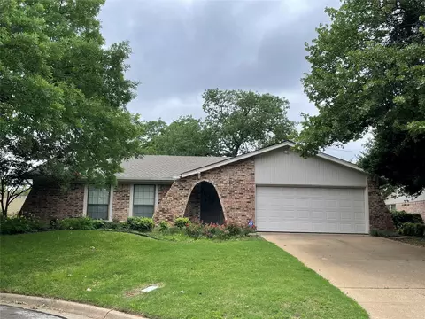 1500 Laurel Dr, Arlington, TX 76012