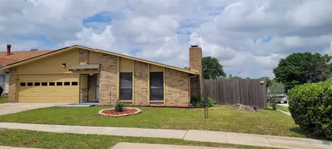 2327 Pennington Dr, Arlington, TX 76014