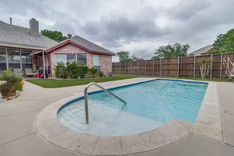 4201 Honeysuckle Dr, Mckinney, TX 75070