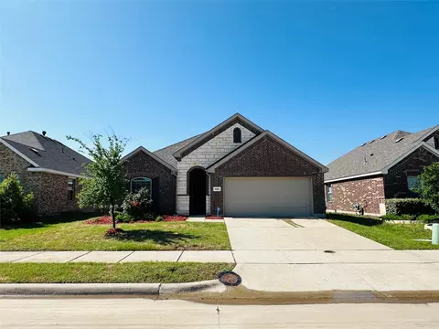 5015 Flanagan Dr, Forney, TX 75126