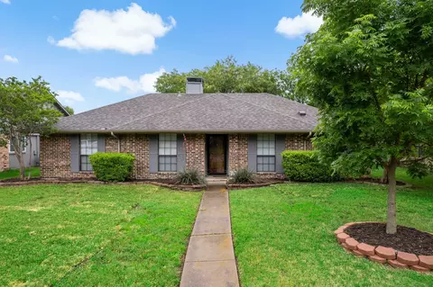 1634 Meadowglen Ln, Mesquite, TX 75150