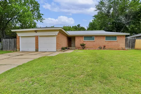 341 James Ln, Bedford, TX 76022