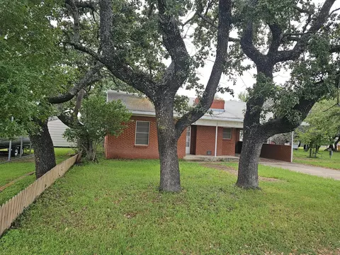 215 David St, Brownwood, TX 76801