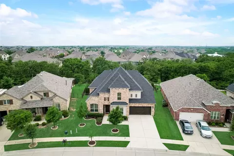 9201 Pecan Woods Trl, Lantana, TX 76226