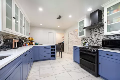 2733 Riviera Dr, Garland, TX 75040
