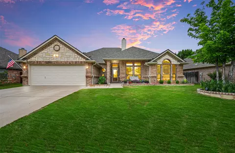 540 Willowview Dr, Saginaw, TX 76179