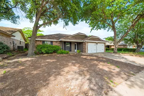 205 Juniper Dr, Arlington, TX 76018 photo 3