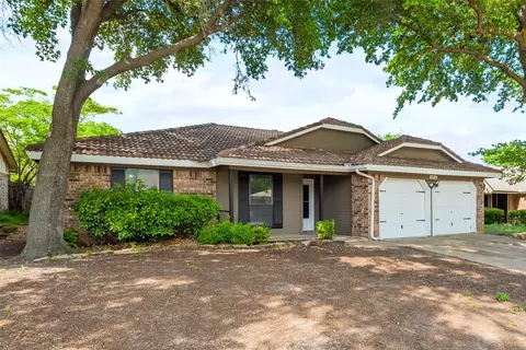 205 Juniper Dr, Arlington, TX 76018 photo 2