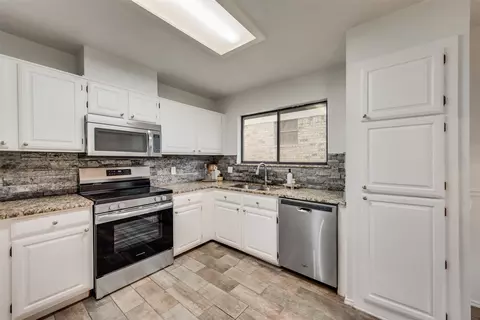 205 Juniper Dr, Arlington, TX 76018 photo 9