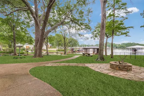 8 Southshore Cir, Star Harbor, TX 75148