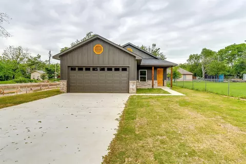 303 Chase Ave, Cleburne, TX 76031