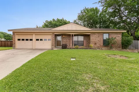 1128 Shady Elm Ct, Bedford, TX 76021