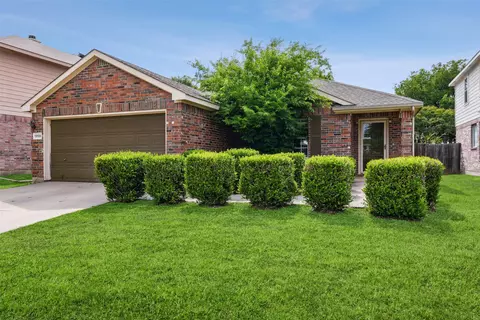 13709 Lost Spurs Rd, Roanoke, TX 76262