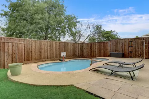 2005 Highlander Dr, Rowlett, TX 75088